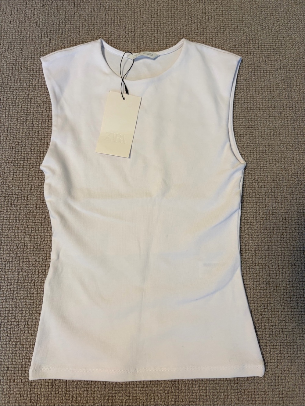 NWT - Zara White Sleeveless Crewneck Tank Top (Size S)